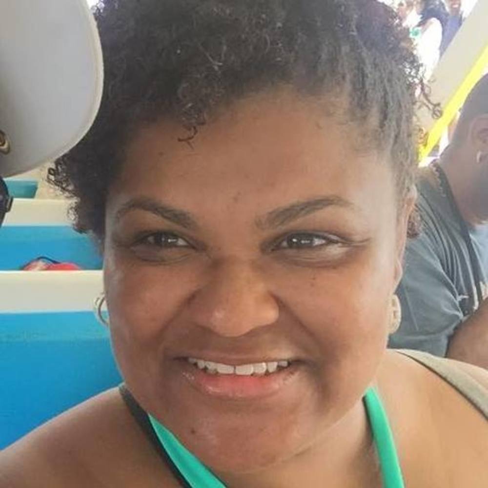 Meet your Posher, Dina